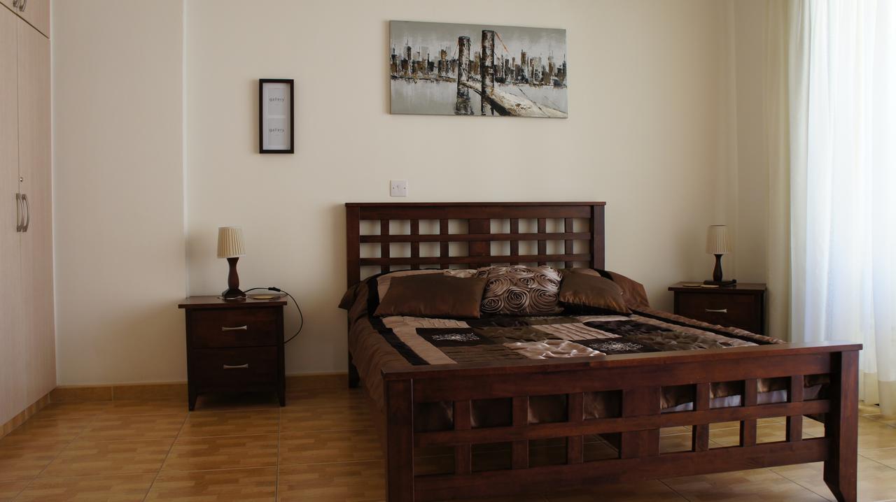 Townhouse Queens Gardens * Pafos