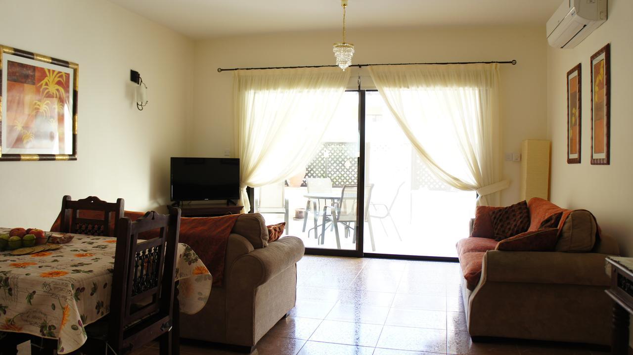 Townhouse Queens Gardens * Pafos